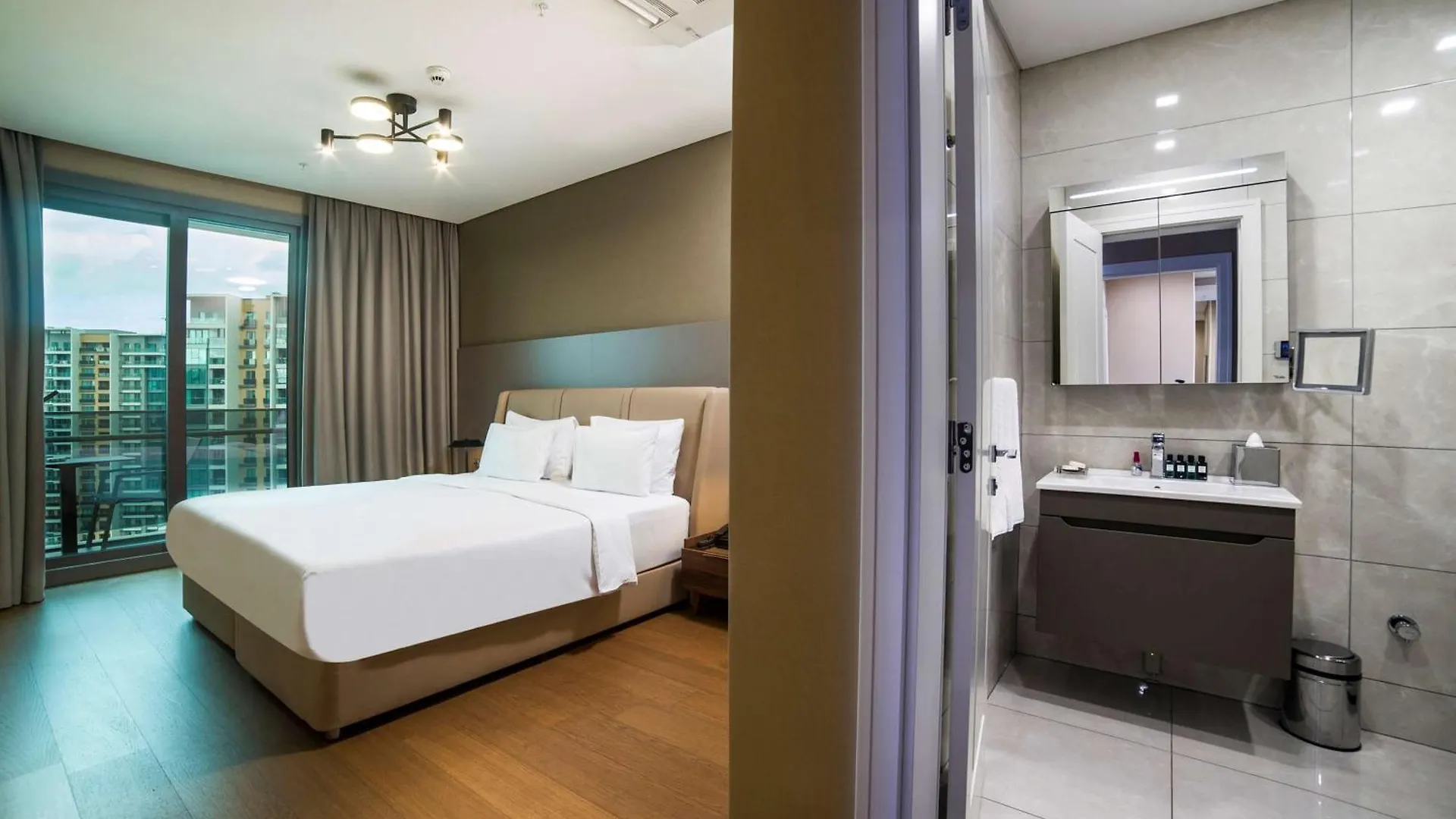 ***** فندق Radisson Residences Vadاسطنبول تركيا